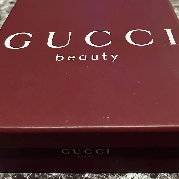 Gucci Radiant Highlighter and Gloss Duo - Pink and Gold - Picture 2 of 2